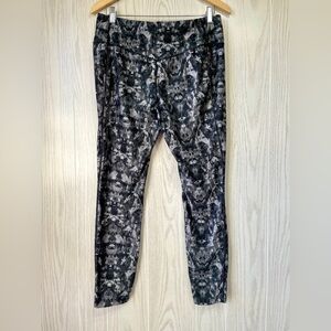 Eddie Bauer Women's L Jogger Pants Black/Gray Camo Stretch leggings EUC